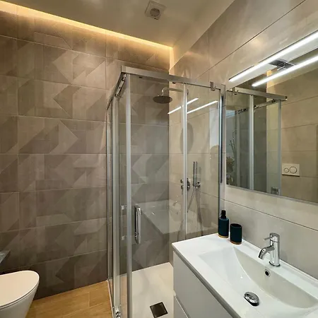 Bariamo Apartment-Central Station-Design&Comfort Bari