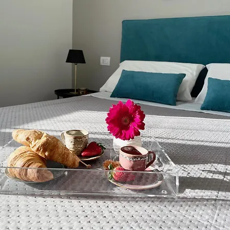Apartment Bariamo Apartment-Central Station-Design&Comfort Bari