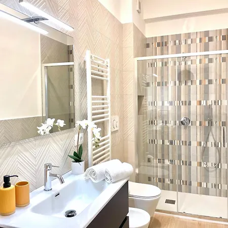Apartment Bariamo Apartment-Central Station-Design&Comfort Bari