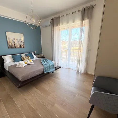 Bariamo Apartment-Central Station-Design&Comfort Bari