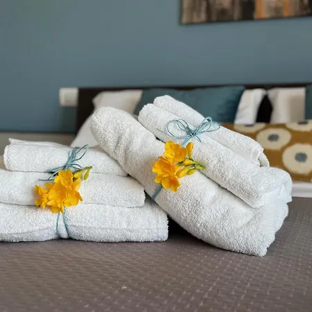 Bariamo Apartment-Central Station-Design&Comfort Apartment Bari